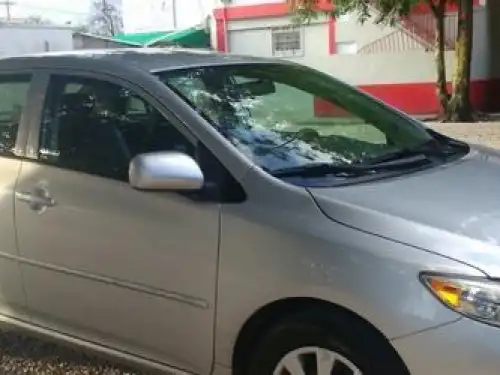 Toyota Corolla LE 2010