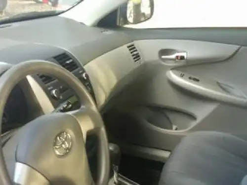 Toyota Corolla LE 2010