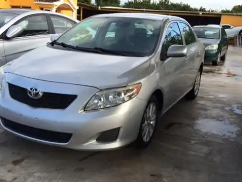 Toyota Corolla LE 2010