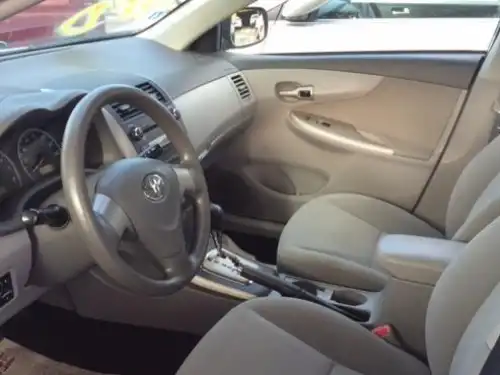 Toyota Corolla LE 2010