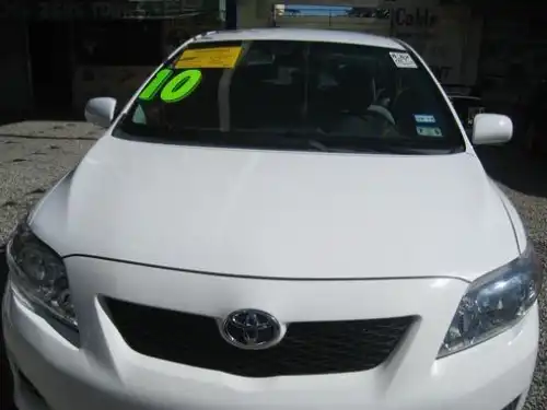 Toyota Corolla LE 2010