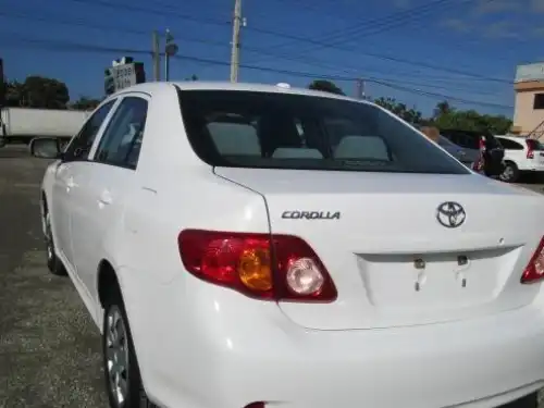 Toyota Corolla LE 2010