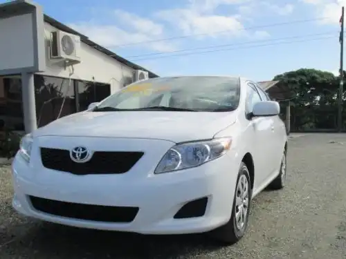 Toyota Corolla LE 2010