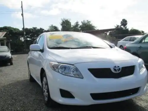 Toyota Corolla LE 2010