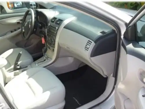 Toyota Corolla LE 2011