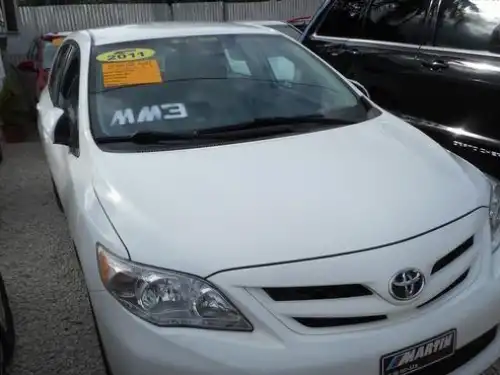 Toyota Corolla LE 2011