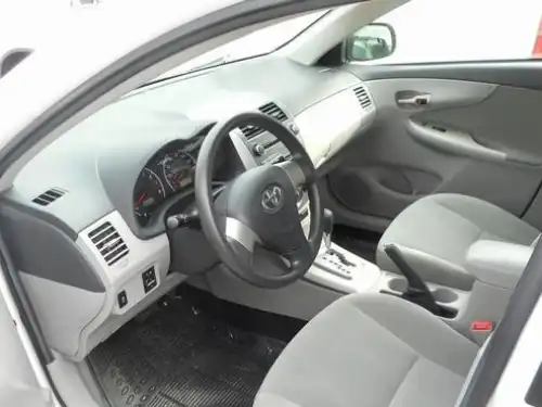 Toyota Corolla LE 2011