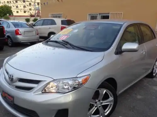 Toyota Corolla LE 2011