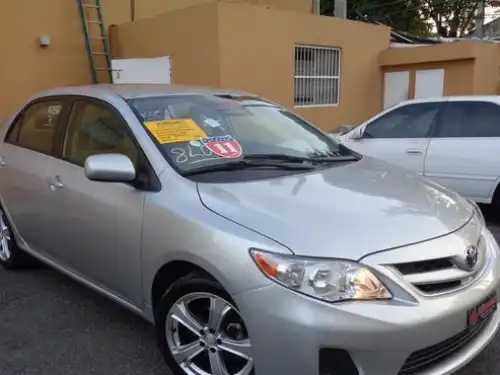 Toyota Corolla LE 2011