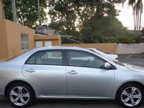 Toyota Corolla LE 2011