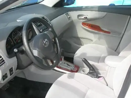 Toyota Corolla LE 2011