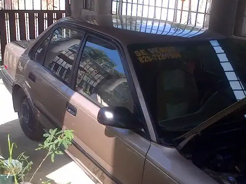 Toyota Del 1992 De Cuatros Puertas