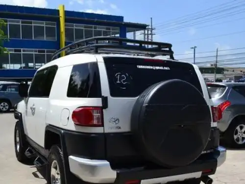 Toyota FJ Cruiser  2010