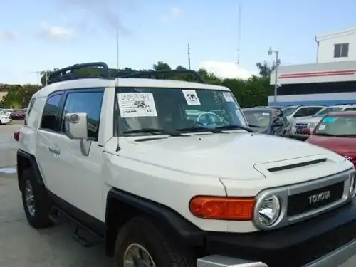 Toyota FJ Cruiser  2011