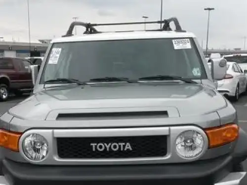 Toyota FJ Cruiser  2011