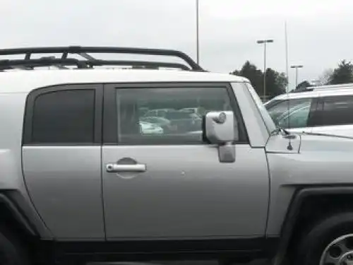 Toyota FJ Cruiser  2011