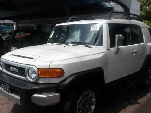 Toyota FJ Cruiser  2011