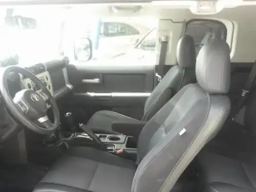 Toyota FJ Cruiser  2011