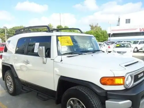Toyota FJ Cruiser  2013