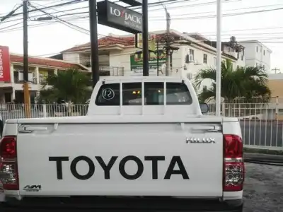 Toyota Hilux  2013