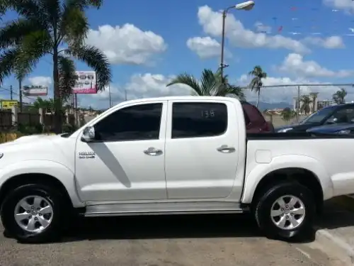 Toyota Hilux  2013