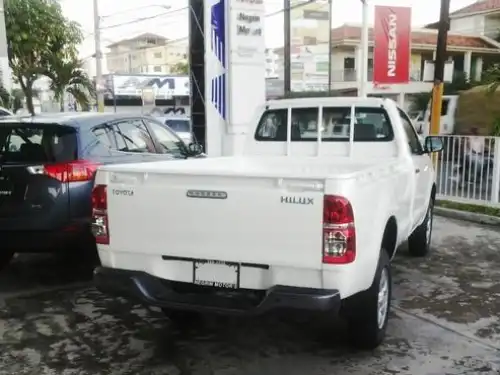 Toyota Hilux  2014