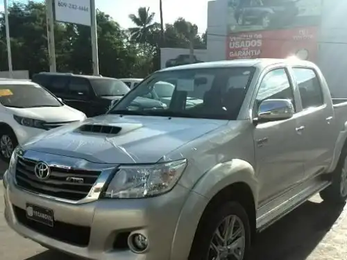 Toyota Hilux  2015