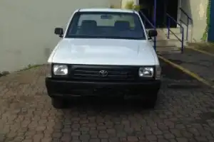 Toyota Hilux 2000 Blanca Cama LargaDiesel 