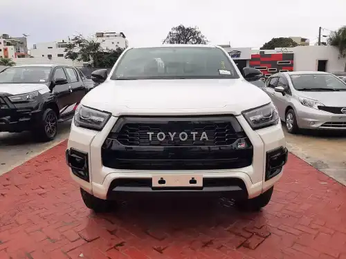 Toyota Hilux 2024 GR Sport Excelentes condicionesFinanciamiento Dispo