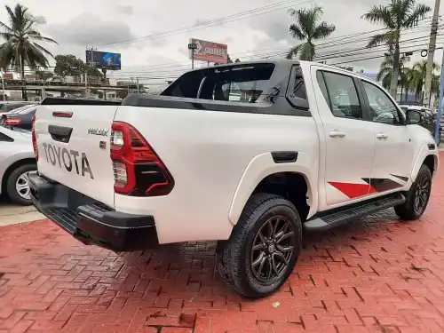 Toyota Hilux 2024 GR Sport Excelentes condicionesFinanciamiento Dispo