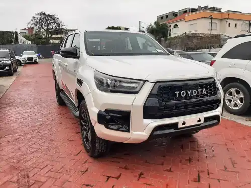 Toyota Hilux 2024 GR Sport Excelentes condicionesFinanciamiento Dispo