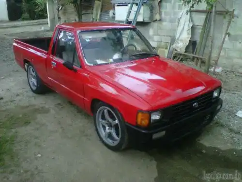Toyota Hilux 86 Buena Condiciones $130 Negociable