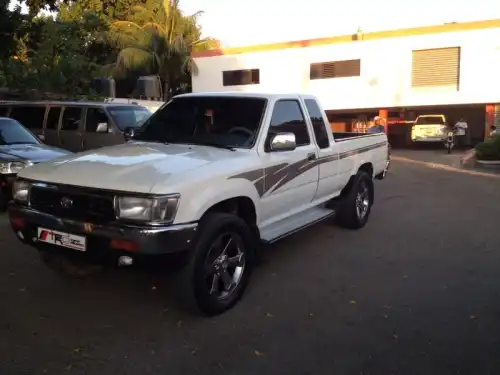 Toyota Hilux 99
