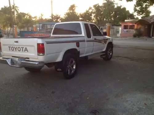 Toyota Hilux 99