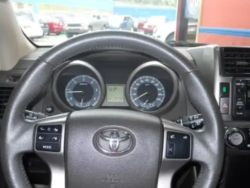 Toyota Land Cruiser Prado TX 2011