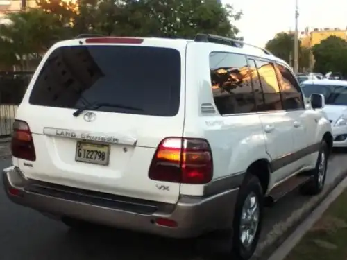 Toyota Land Cruiser VX 2000