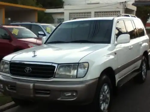 Toyota Land Cruiser VX 2000