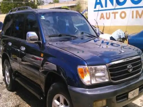 Toyota Land Cruiser VX 2001