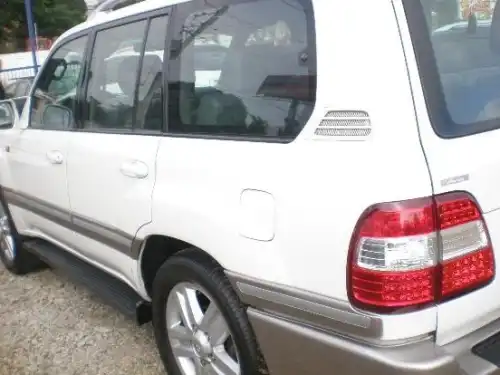 Toyota Land Cruiser VX 2001