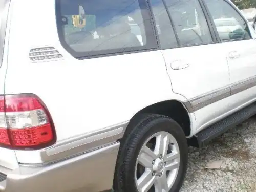Toyota Land Cruiser VX 2001