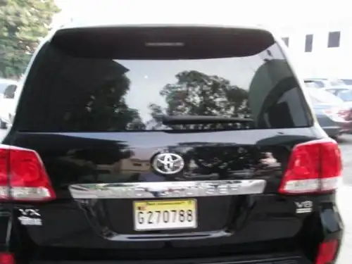 Toyota Land Cruiser VX 2012