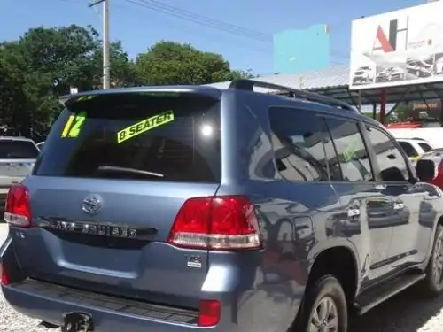 Toyota Land Cruiser VX 2012