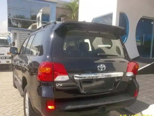 Toyota Land Cruiser VX 2013