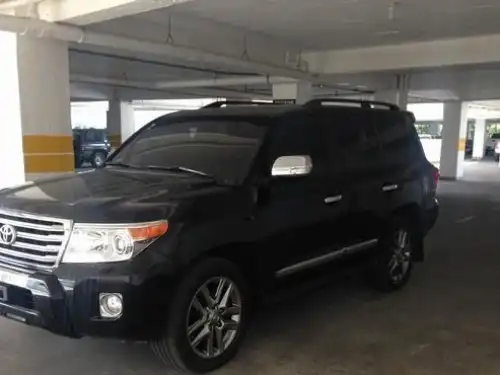 Toyota Land Cruiser VX 2013