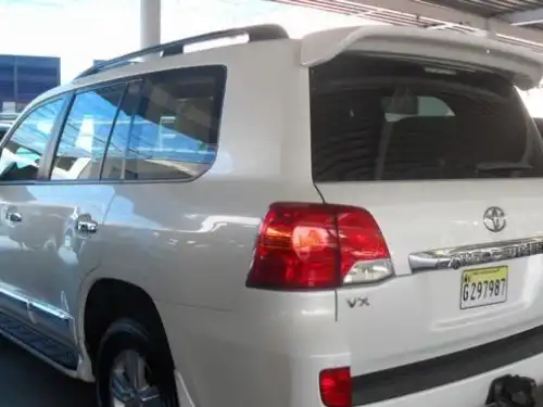 Toyota Land Cruiser VX 2013