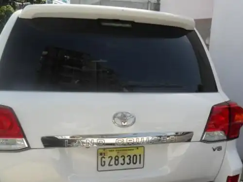 Toyota Land Cruiser VX 2013