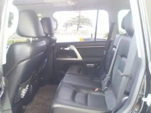 Toyota Land Cruiser VX 2013