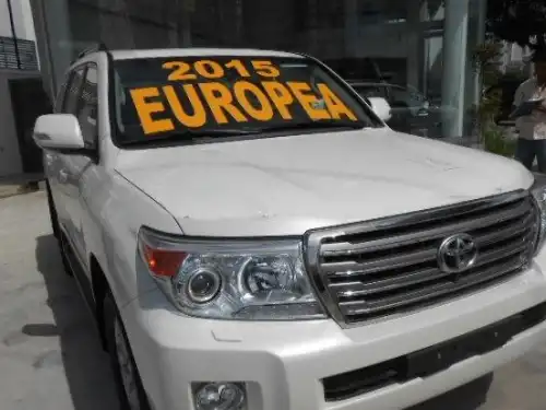 Toyota Land Cruiser VX 2015