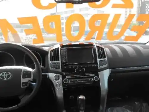 Toyota Land Cruiser VX 2015