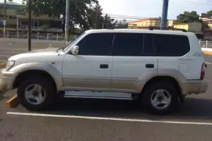 Toyota Prado 2000 Diesel precio 33500000